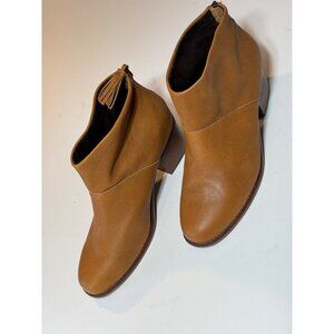 Toms Womens Size 10 Tan Ankle Boots With Tassel Zippers & 2-Inch Heels